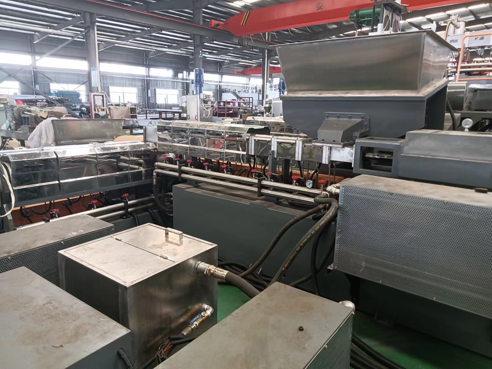 雙螺桿擠出機(jī)_工程塑料造粒機(jī)_佳德